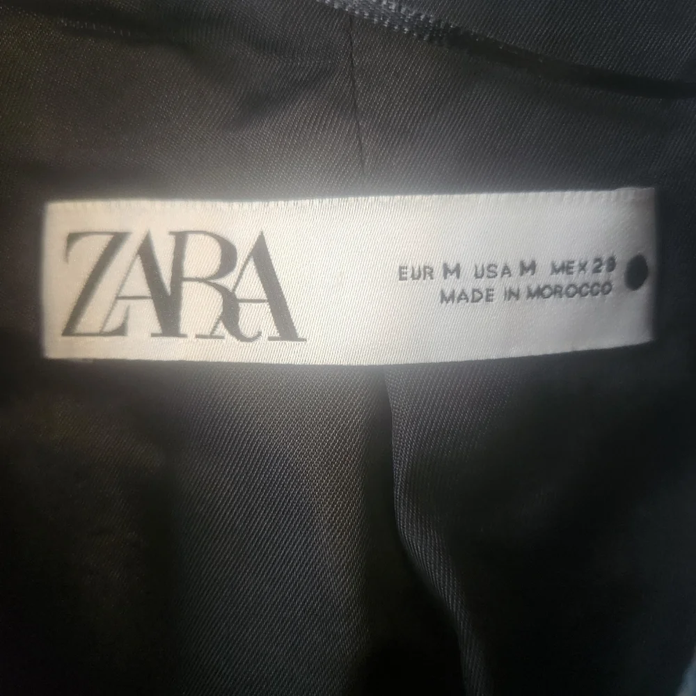 Zara Women's Blue and‎ White Checkered Cropped Blazer SZ M - Picture 3 of 4